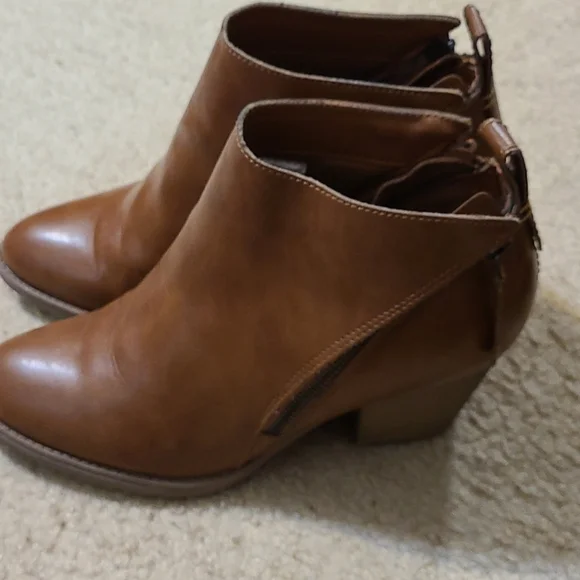 Accessories - Picture 2 of 4